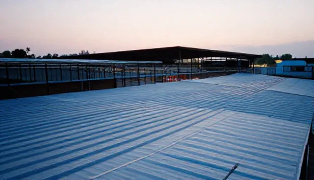 铁棚搭建工程：施工条件对工程质量的影响分析