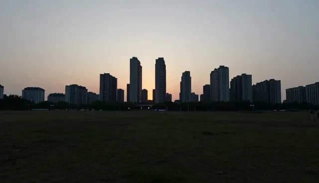 如何提升合作效率？企业面临哪些挑战？