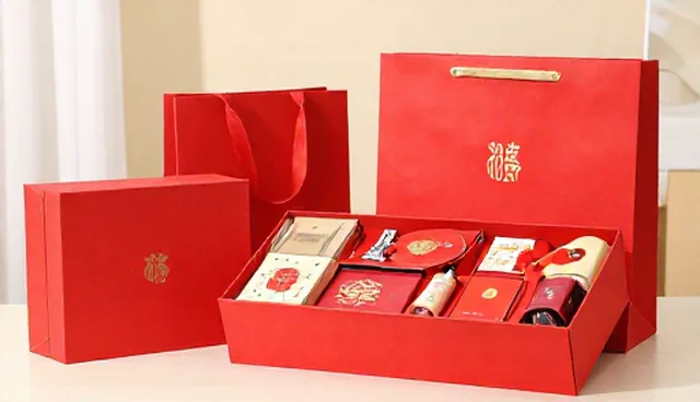 线上店铺运营中礼盒设计的两种做法对比分析