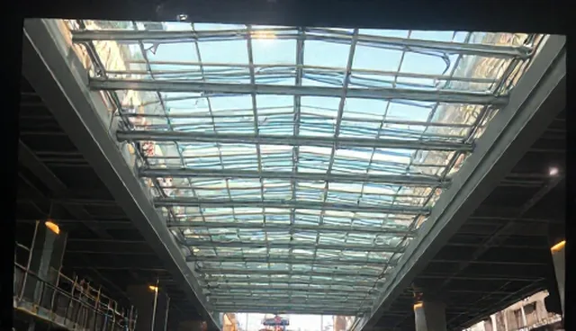源码网站部署：自主开发与外包建设的优劣对比