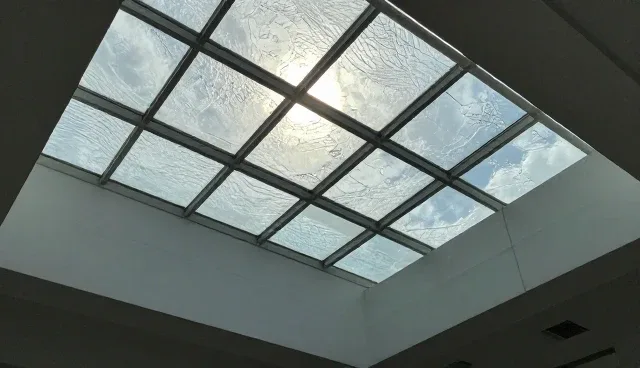 资源分配偏差如何影响信息咨询项目结果