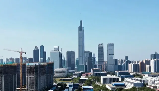 宣传片制作两种做法对比，实际选择需权衡