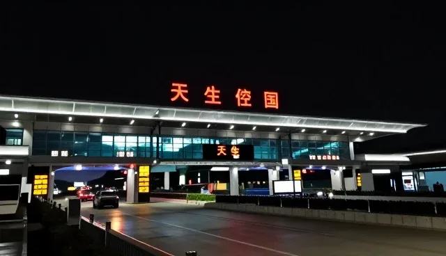 诗歌创作提示词：市场分析与优化方向