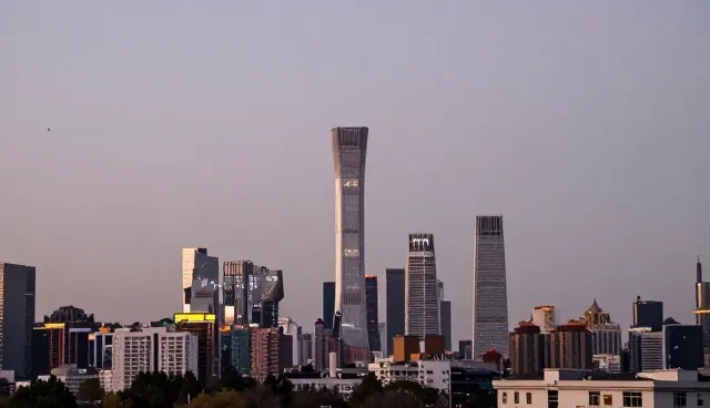 企业推广支持选型关注点：两种做法的比较与取舍