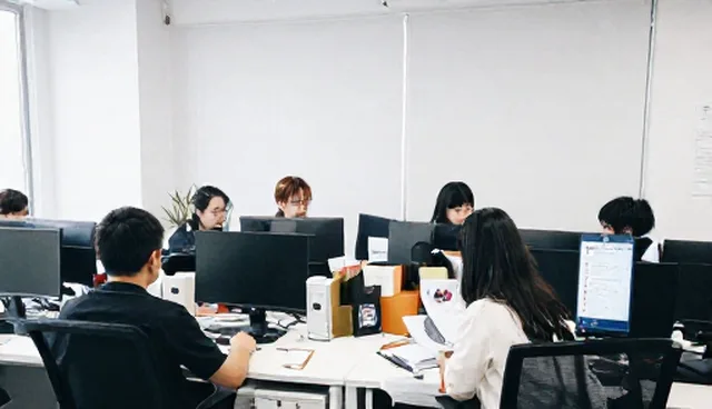 如何优化预算分配以提升品牌内容传播效果？