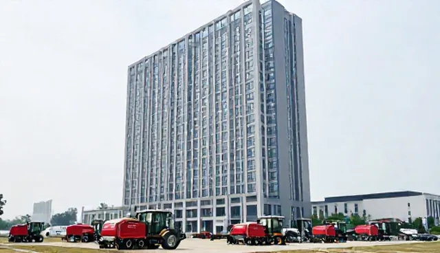 基地合作中农业机械套装使用维护的两种做法比较