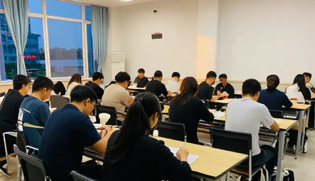 教育软件应用选型关注点：明确适用情况与限制