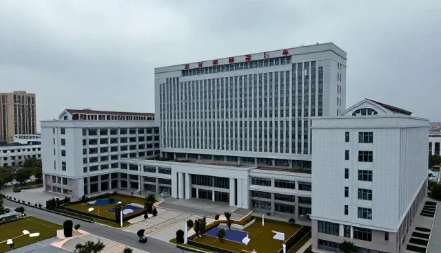 企业官网建设中如何应对维护难题？