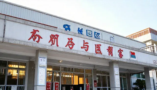 平面设计内容呈现：两种做法对比及实际取舍