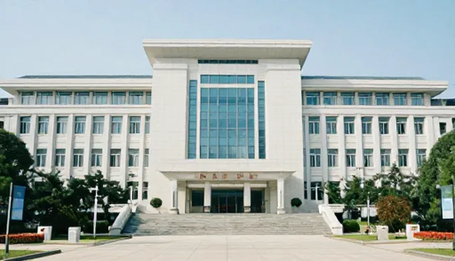 数据采集分析在信息技术研发中的适用条件与选择依据