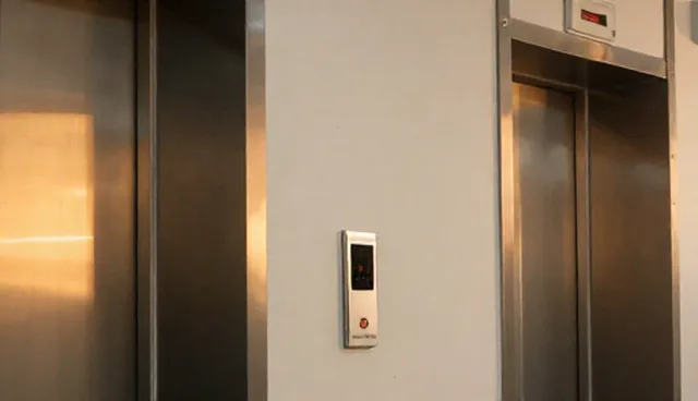 电梯安全装置：性能优势与适用条件的比较分析