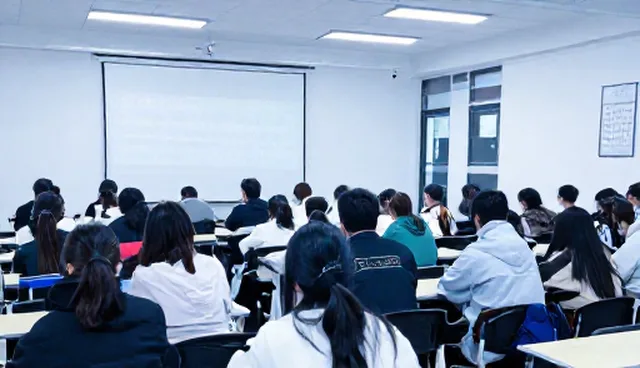 考试辅导选型中教学改进的影响因素分析
