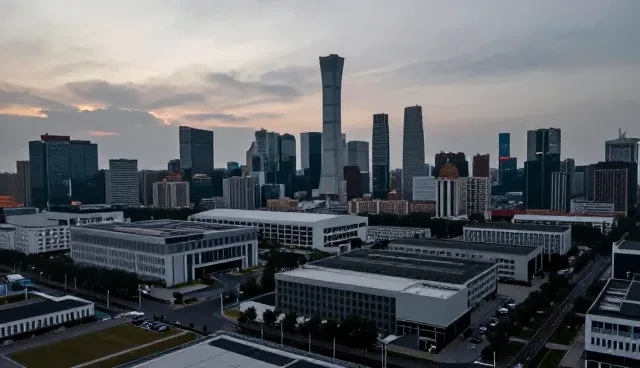 服务器性能优化与官网建设中的域名注册选择对比