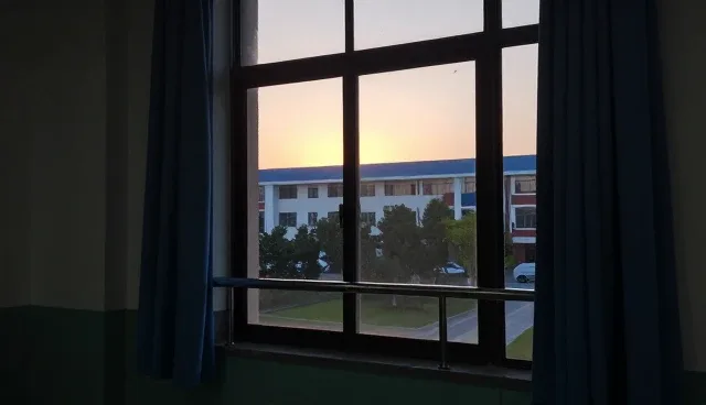 直播运营中流量波动因素对转化率的影响分析