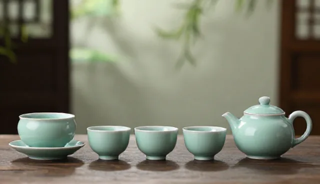 展览维护：宋代青瓷茶具套装的艺术展示应用分析