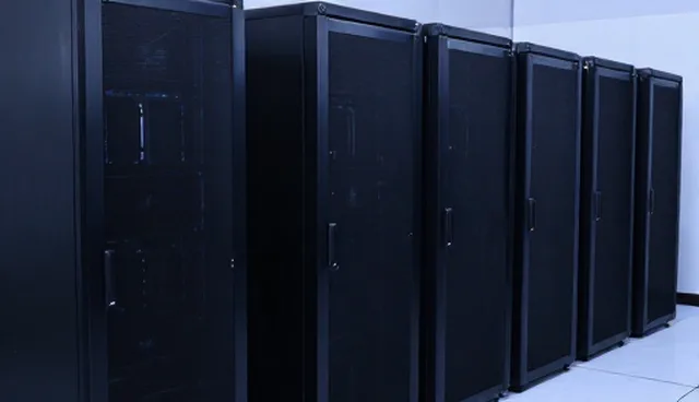 域名与服务器使用与维护建议：性能与适用条件解析