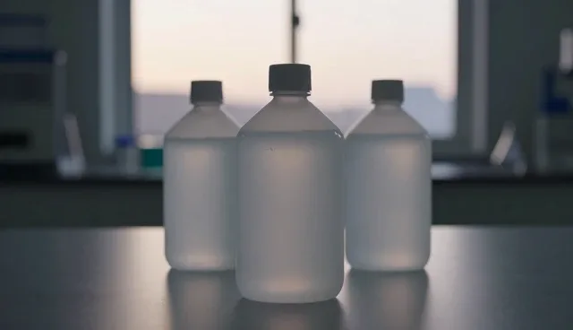 采购策略优化，化工原料选择需注意性能与适用条件