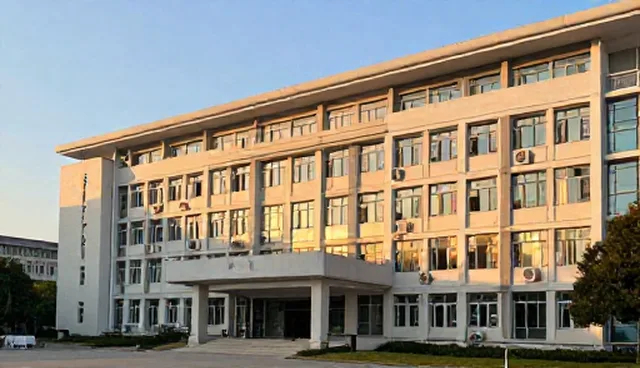 新能源汽车维修保养中，如何选择合适配套服务？