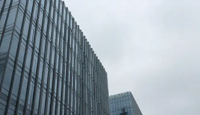 技术转让场景选择中的两种做法对比分析