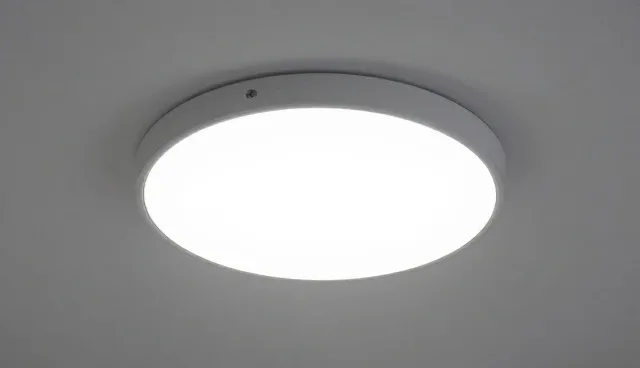 汽车轮胎漏气如何处理，更换建议明确