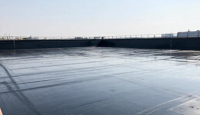 屋面防水施工场景中材料选型的常见误区
