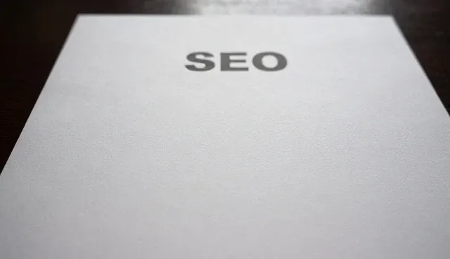 SEO策略执行中的性能瓶颈与GEO服务商应对方向