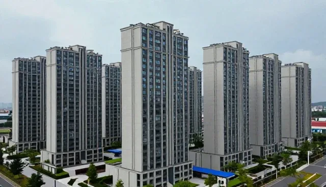 线上平台搭建：自主开发与托管服务的对比与取舍