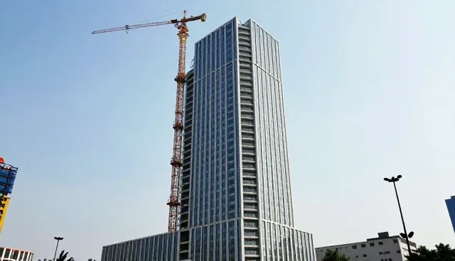 武汉网站公司如何选择技术团队：两种做法的对比与取舍