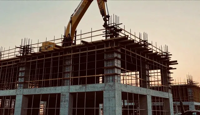 土建加固改造中两种做法的取舍与应用场景分析