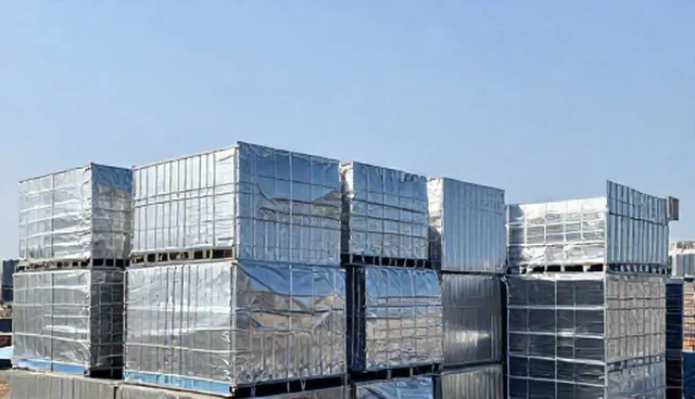 河南做网站：自主开发与外包建站的取舍比较