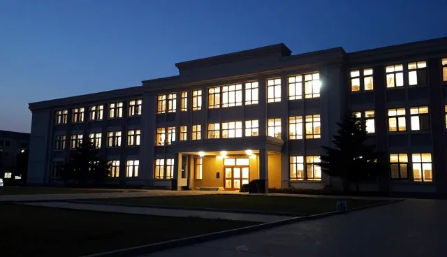 官网建设：使用策略的选型关注点分析