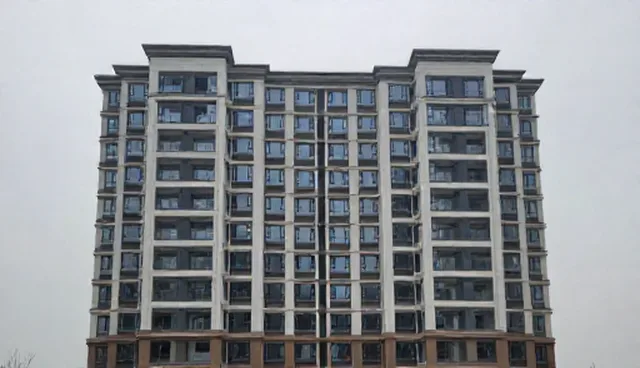 建筑工程施工方案如何应对复杂地形挑战