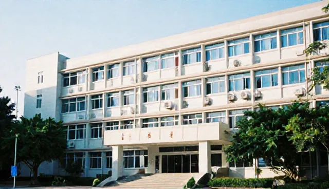 凤岗网站设计，两种做法对比及实际取舍