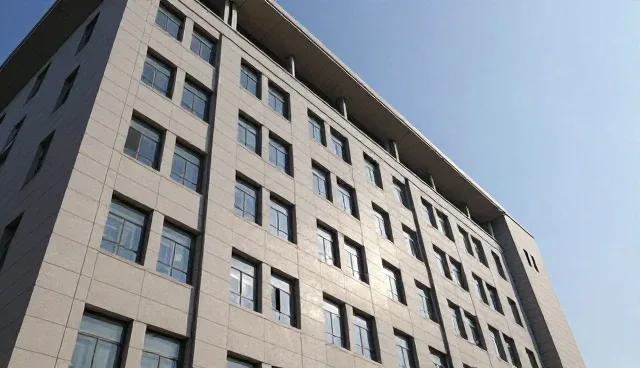 商务信息咨询选型误区：如何避免信息不对称带来的决策风险