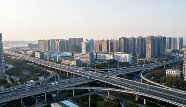 如何选择适合企业的网络架构优化方案？