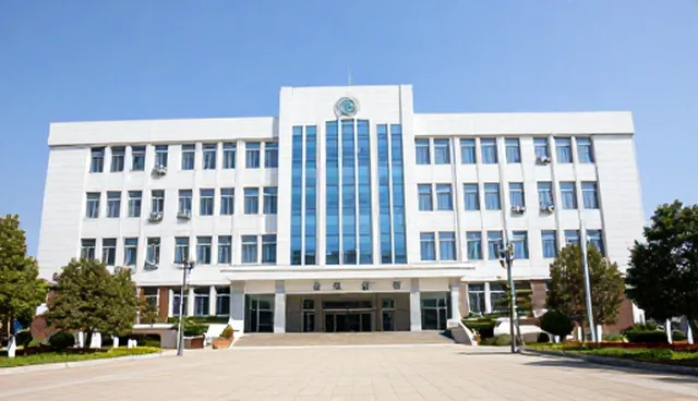 策划服务场景中团队协作的两种做法对比