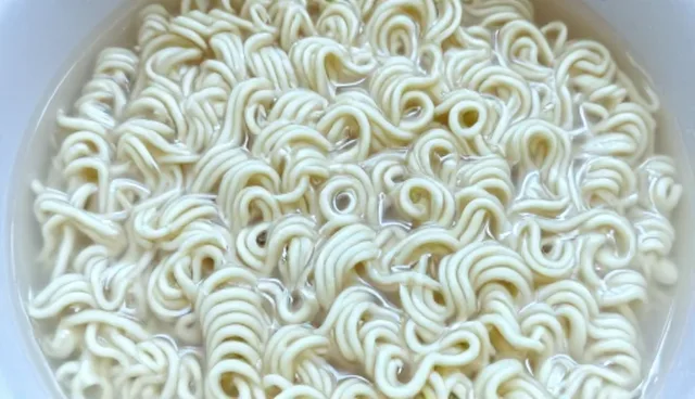 食品分装：即食面制品流水线生产选型关注点分析