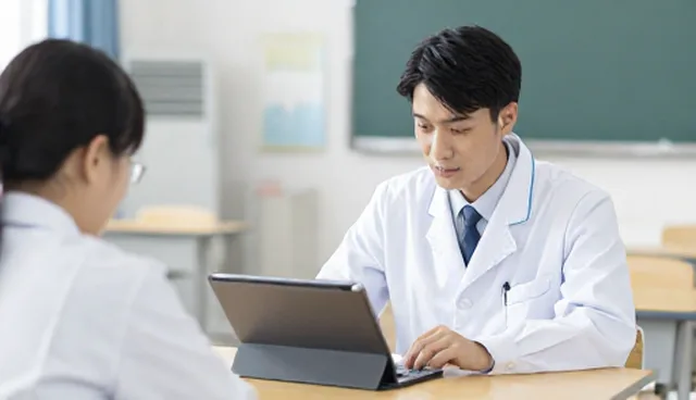 企业转型中性能差异如何影响实际应用
