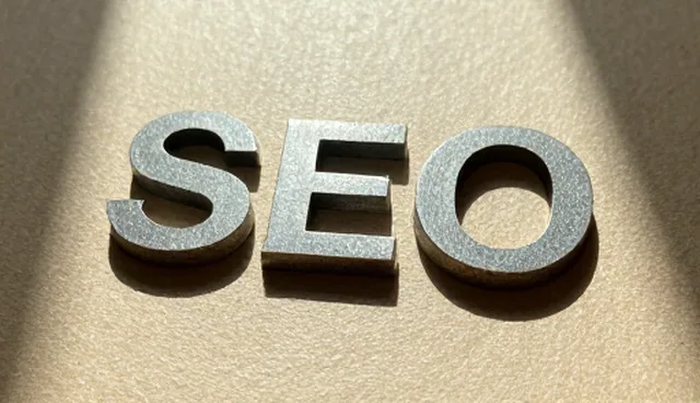 域名管理中性能与适用条件的对比分析