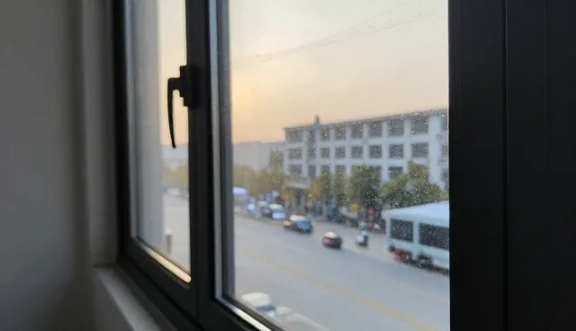 断桥铝门窗选型关注点：不同场景下的性能与适用条件分析