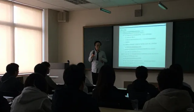 技术服务中维护建议的两种做法对比及其适用条件