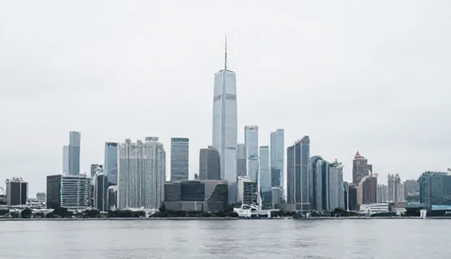 网站建设中SEO优化与信息流推广的取舍比较
