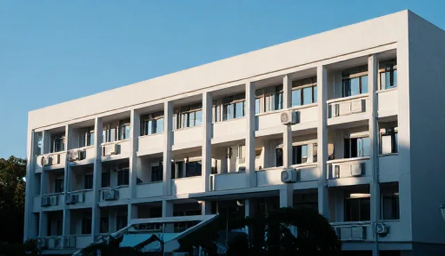 网站流量下降如何处理，AI平台竞品对标是关键