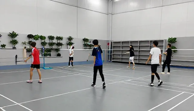 青少年羽毛球训练中如何有效使用教辅资料？