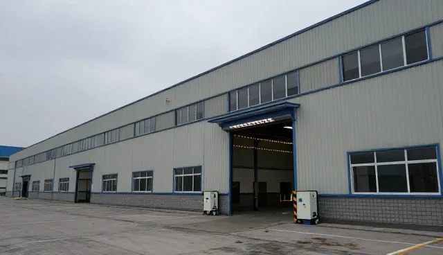 材料性能差异如何影响土建施工服务效果