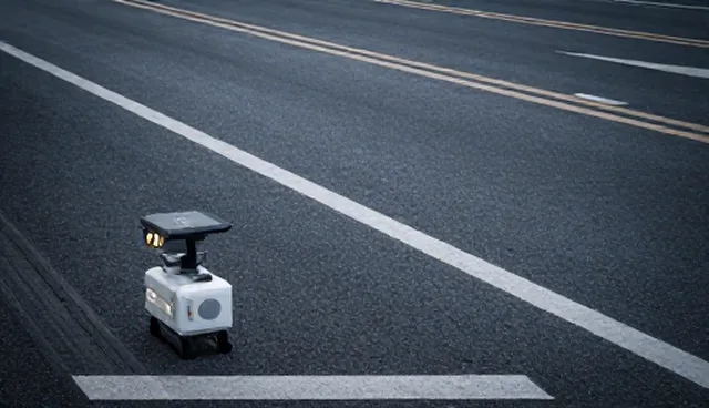 道路标线设备维护：自主维护 vs 专业服务，哪种更高效？