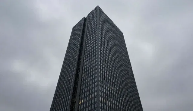 技术外包中的性能差异与适用场景分析