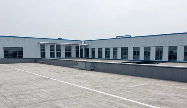 技术外包中安装调试的两种做法对比与适用条件分析